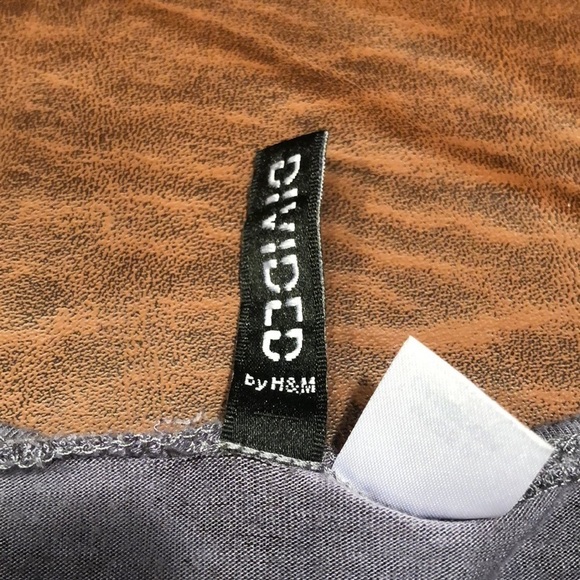 H&M Divided So Soft Gray/Black Animal Print Top 6 - Picture 7 of 8